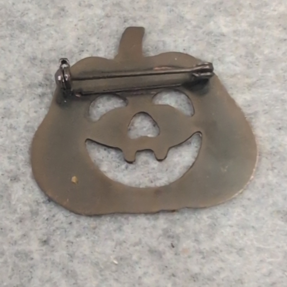 Halloween Pumpkin Pin Brooch Jack O Lantern Copper Tone Metal Costume Accessory‎ - Picture 2 of 3